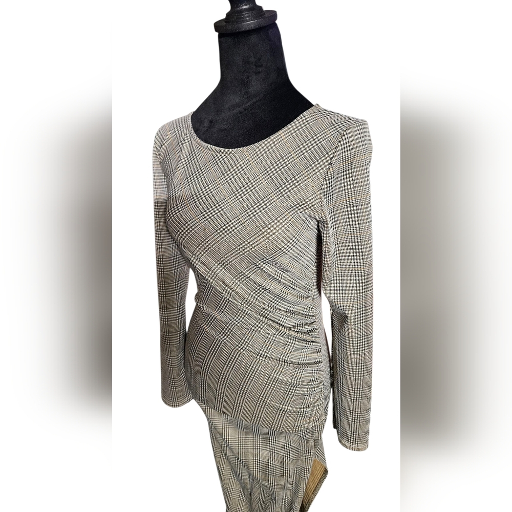 Vanessa Scott Long Sleeve  ruched Dress with slit Size Small